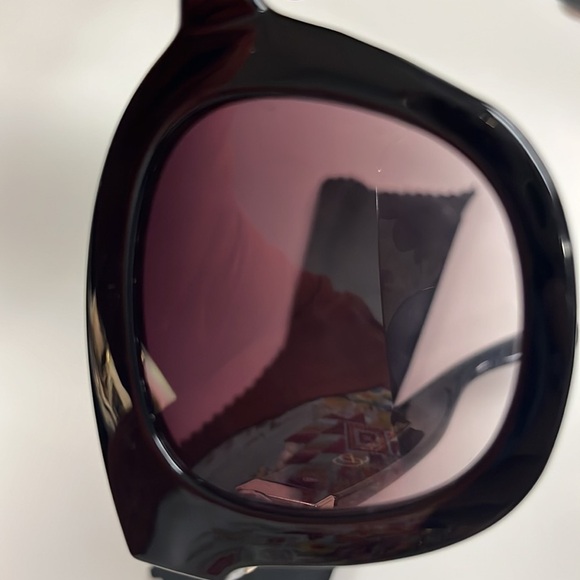 Oriflame ladies square shaped sunglasses, cleaning cloth and case main image 5